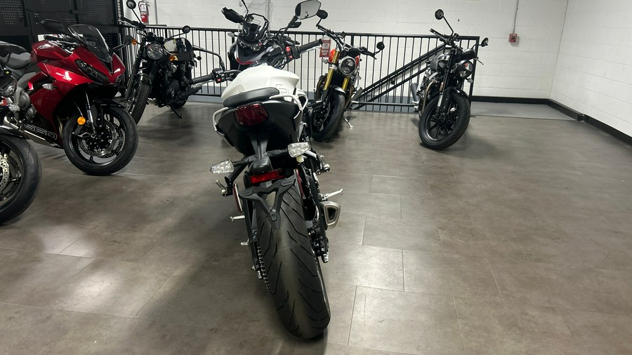 2025 Triumph Street Triple 765 R
