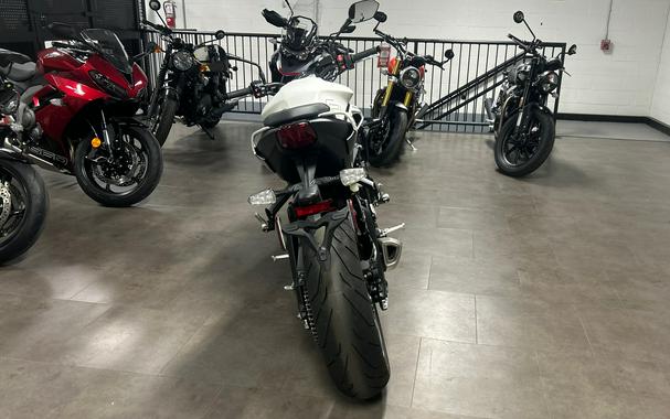 2025 Triumph Street Triple 765 R