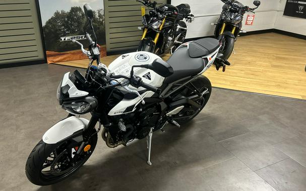 2025 Triumph Street Triple 765 R