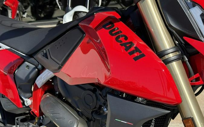 2026 Ducati Hypermotard 698 Mono Red