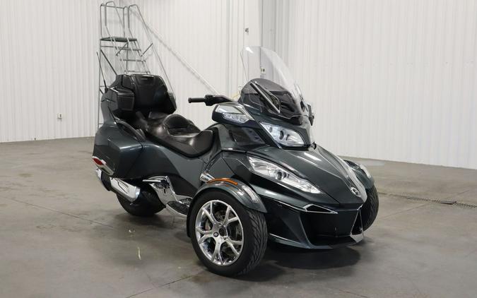 2019 Can-Am® Spyder® RT Limited Chrome