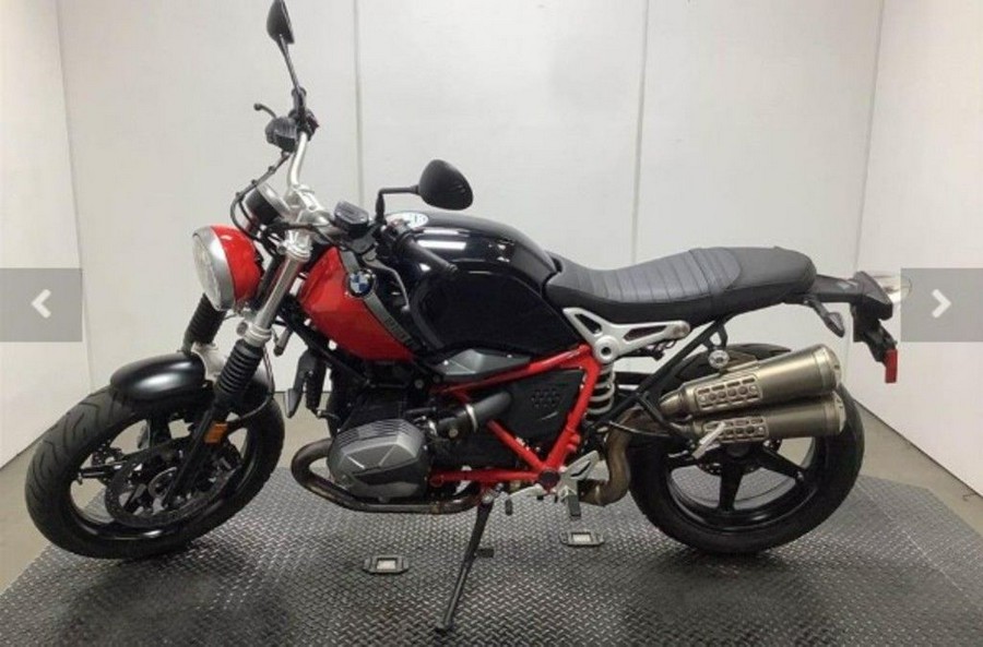 2022 BMW R nineT Scrambler 719 Black Storm Metallic / Racing Red