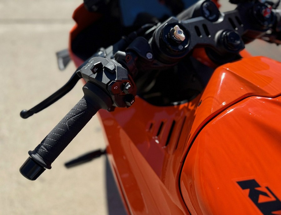 2026 KTM RC 990 R