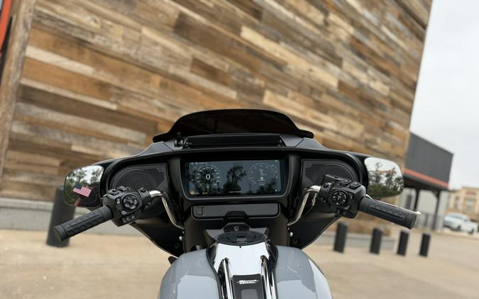 2026 Harley-Davidson® Street Glide® Dark Billiard Gray Chrome Trim