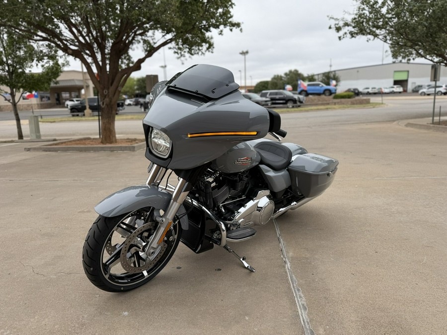 2026 Harley-Davidson® Street Glide® Dark Billiard Gray Chrome Trim