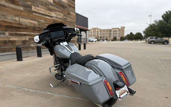 2026 Harley-Davidson® Street Glide® Dark Billiard Gray Chrome Trim