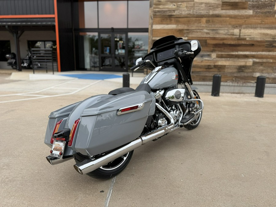 2026 Harley-Davidson® Street Glide® Dark Billiard Gray Chrome Trim