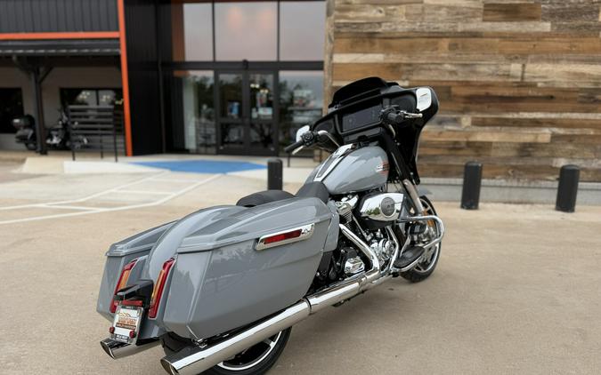 2026 Harley-Davidson® Street Glide® Dark Billiard Gray Chrome Trim