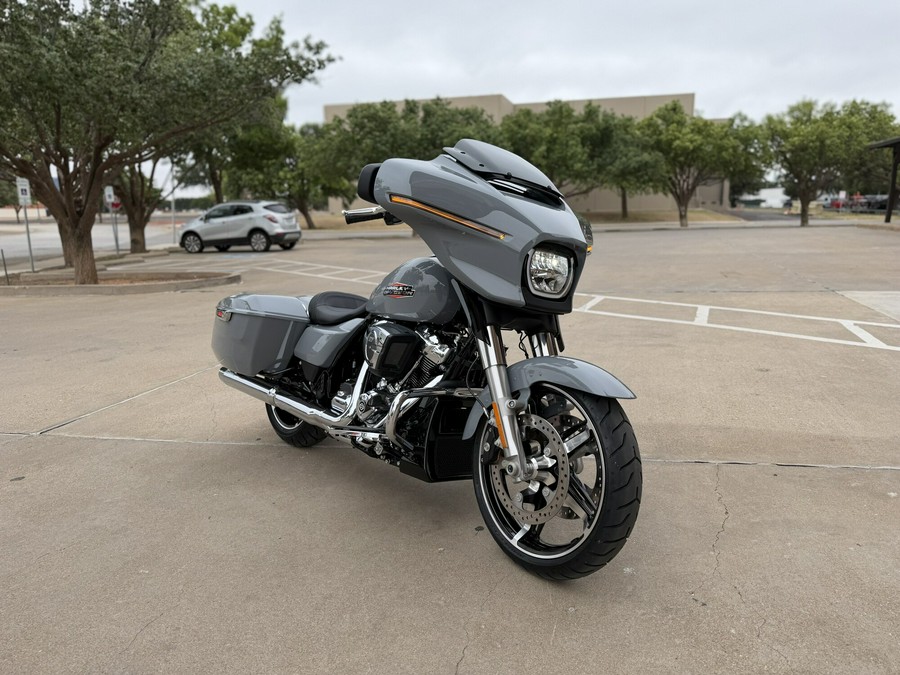 2026 Harley-Davidson® Street Glide® Dark Billiard Gray Chrome Trim