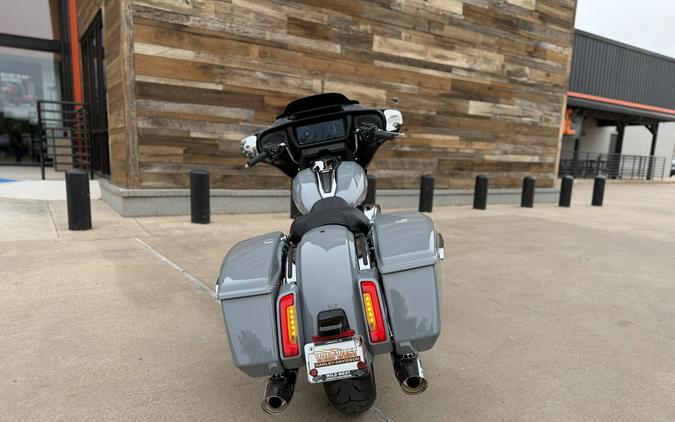 2026 Harley-Davidson® Street Glide® Dark Billiard Gray Chrome Trim