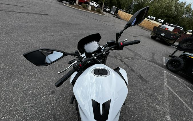 2026 Kawasaki Z500 SE ABS Pearl Blizzard White/Ebony - KM3119