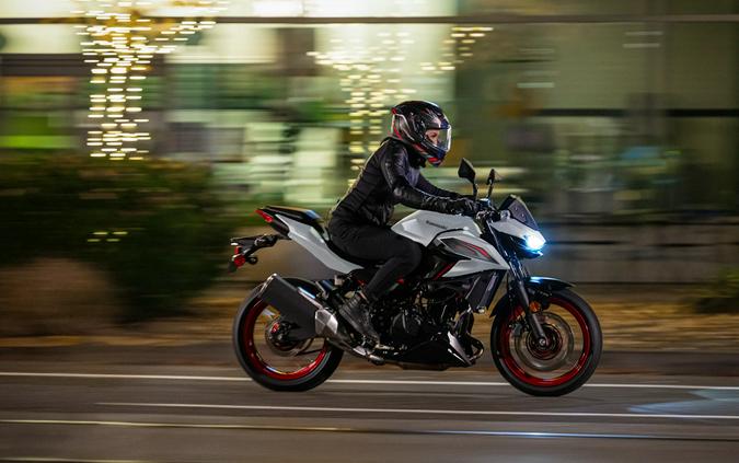 2026 Kawasaki Z500 SE ABS Pearl Blizzard White/Ebony - KM3119