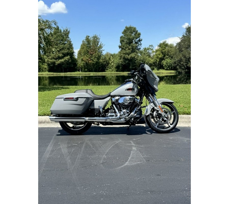 2025 Harley-Davidson FLHX - Street Glide