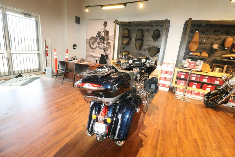 2025 Indian Motorcycle® Roadmaster® Elite Springfield Blue Candy