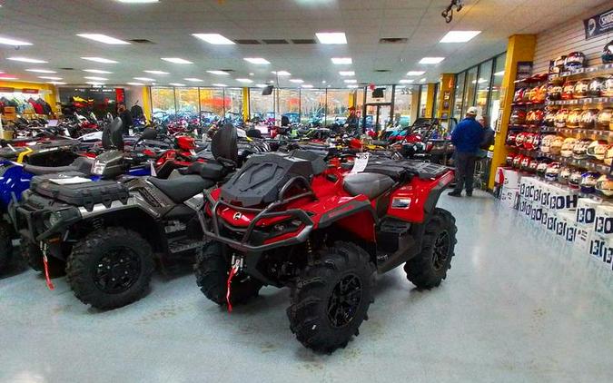 2024 Can-Am® Outlander X mr 1000R Legion Red