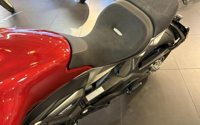 2026 Ducati XDiavel V4 Burning Red