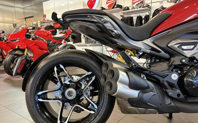 2026 Ducati XDiavel V4 Burning Red