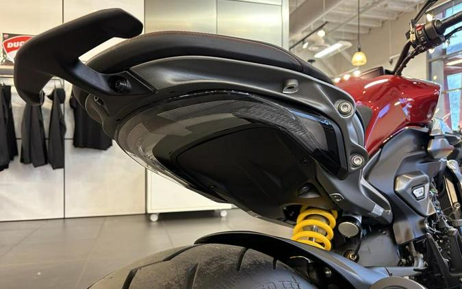 2026 Ducati XDiavel V4 Burning Red
