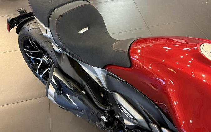 2026 Ducati XDiavel V4 Burning Red