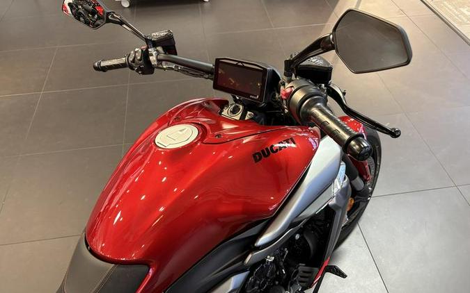 2026 Ducati XDiavel V4 Burning Red