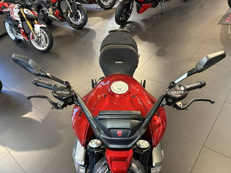 2026 Ducati XDiavel V4 Burning Red