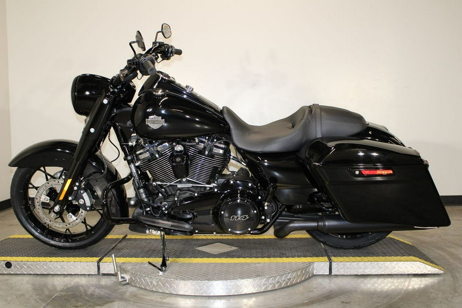 2025 Harley-Davidson® FLHRXS - Road King® Special
