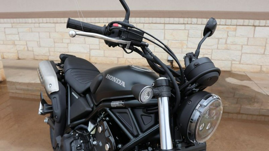 New 2025 HONDA SCL500