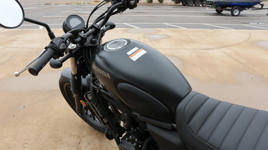 2025 HONDA SCL500