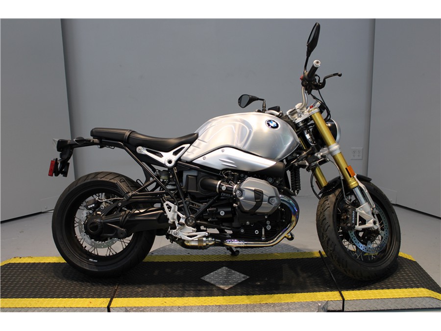 2017 BMW RNINET