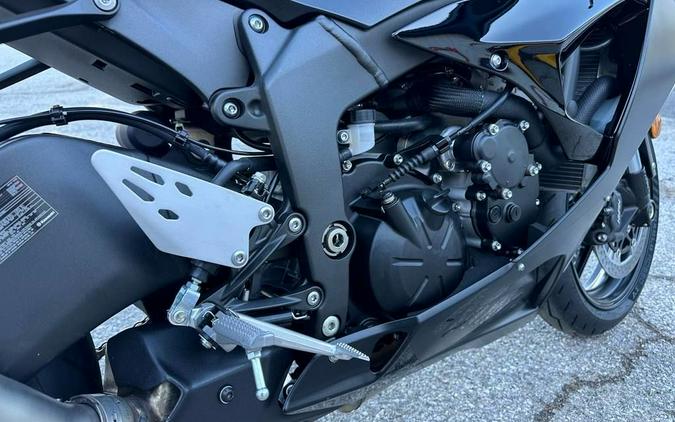 2024 Kawasaki Ninja® ZX™-6R ABS Metallic Flat Spark Black/Ebony