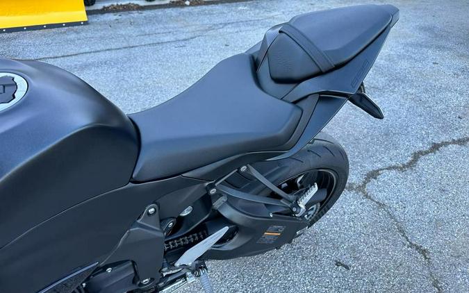 2024 Kawasaki Ninja® ZX™-6R ABS Metallic Flat Spark Black/Ebony