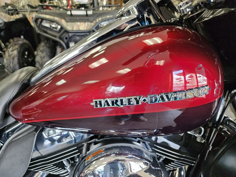 2015 Harley-Davidson® Electra Glide Ultra Limited FLHTK