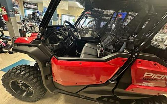 2025 Honda Pioneer 1000-5 Deluxe