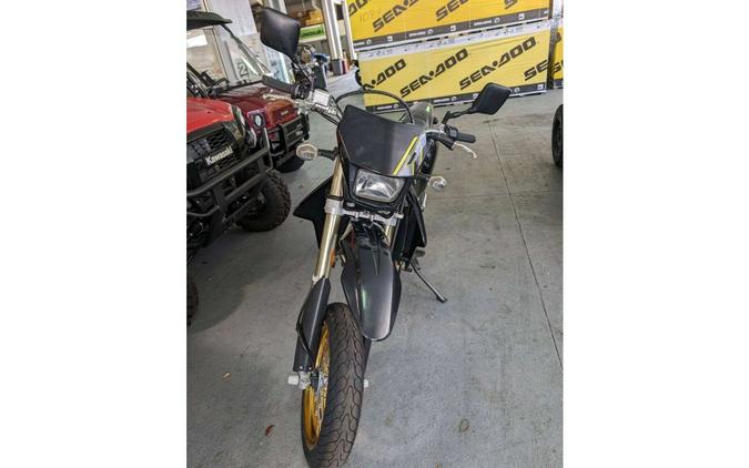 2018 Suzuki DR-Z400SM Base - Solid Black