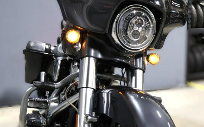 2020 Harley-Davidson CVO Street Glide Black Stardust Fade