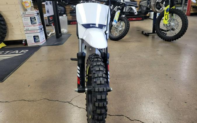 2024 Husqvarna® EE 2