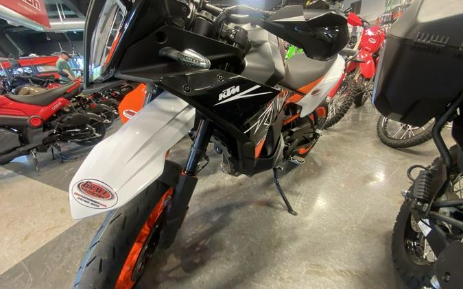 2024 KTM 890 SMT