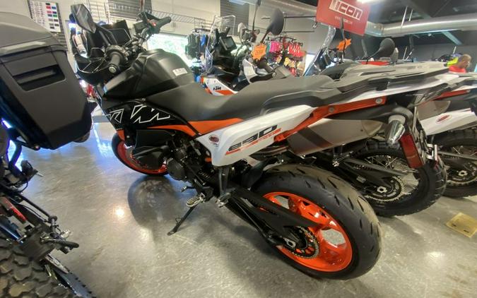 2024 KTM 890 SMT