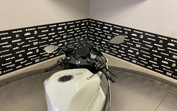 2024 KAWASAKI NINJA ZX-6R - 15933R