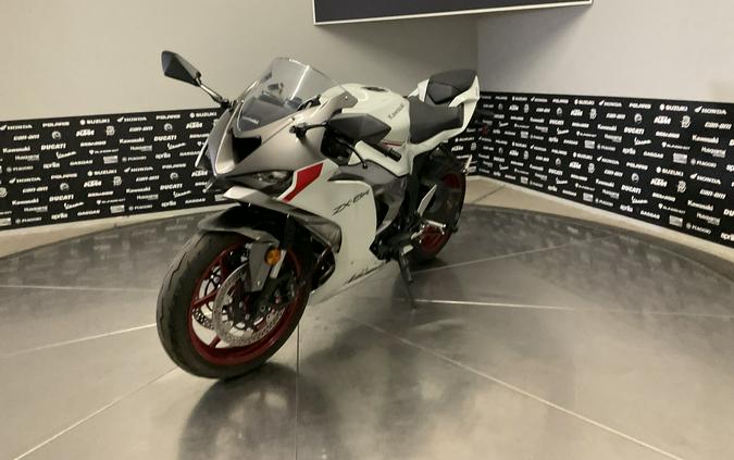 2024 KAWASAKI NINJA ZX-6R - 15933R