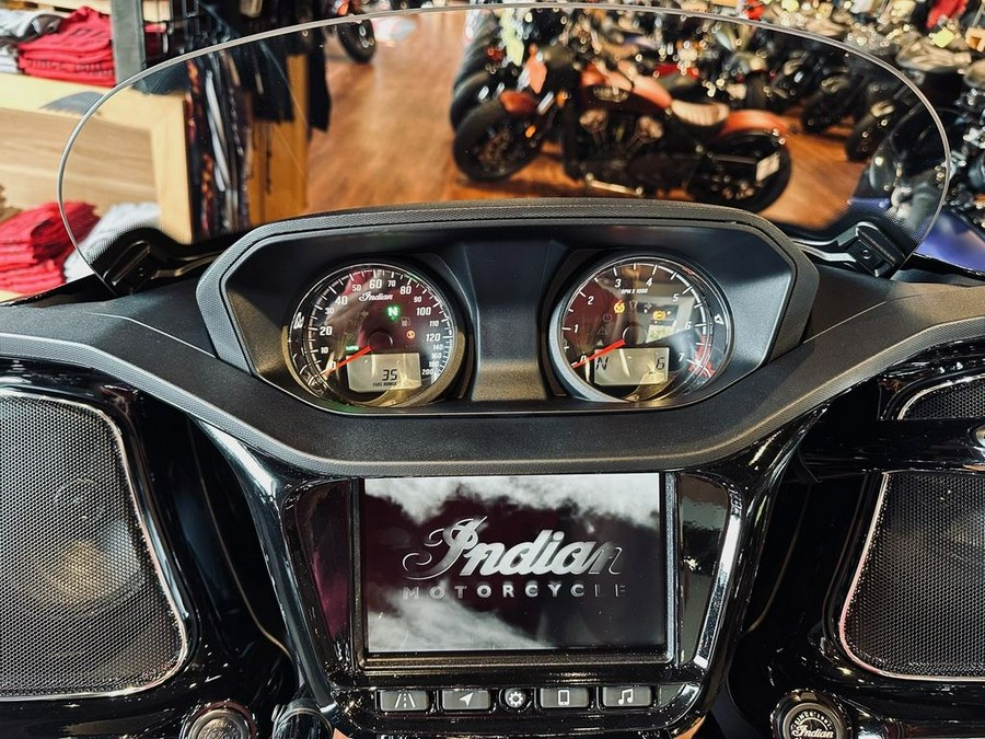 2023 Indian Motorcycle® Challenger® Limited Black Metallic