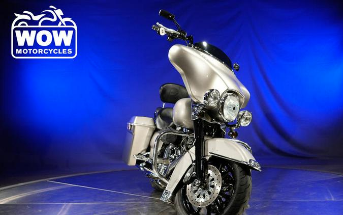 2009 Harley-Davidson® FLHX STREET GLIDE