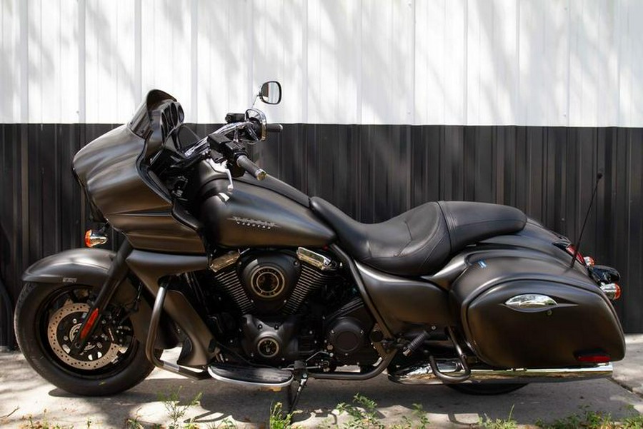 2023 Kawasaki Vulcan 1700 Vaquero ABS - Metallic Carbon Graphenesteel Gray