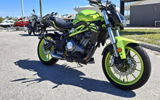 2022 Benelli 302S