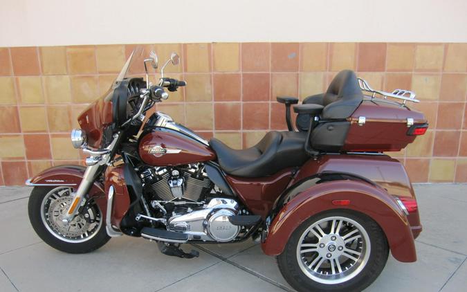 2024 Harley-Davidson Tri Glide Ultra Red Rock / Vivid Black