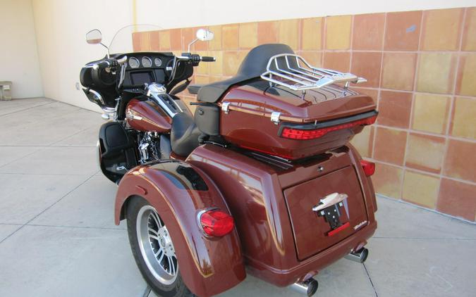 2024 Harley-Davidson Tri Glide Ultra Red Rock / Vivid Black