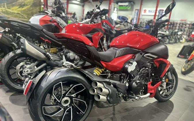 2025 Ducati Diavel V4 Ducati Red V4