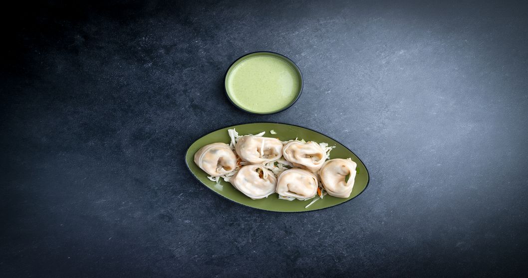Chilli Garlic Paneer Momos
