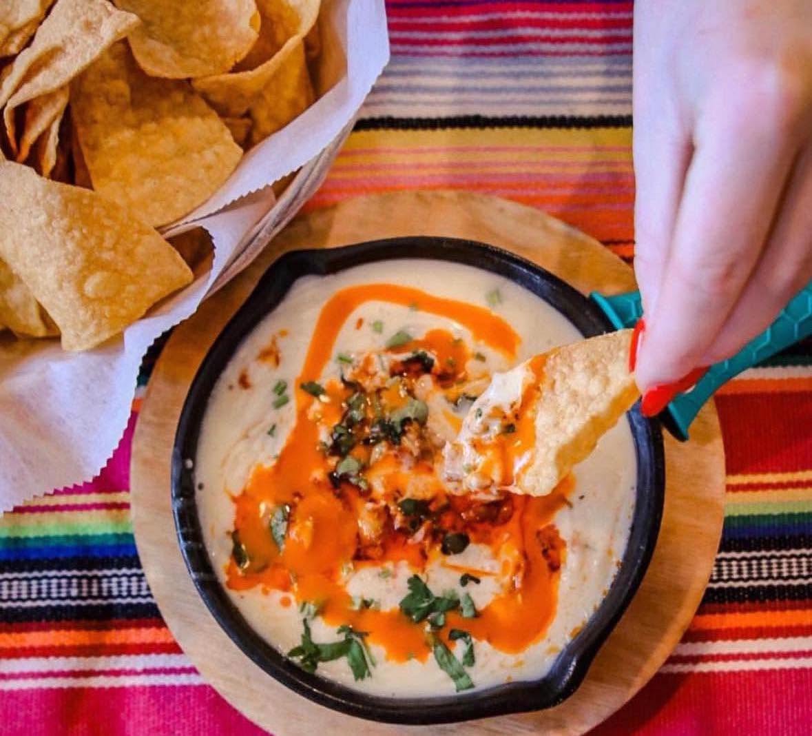 Buffalo Chicken Queso Dip