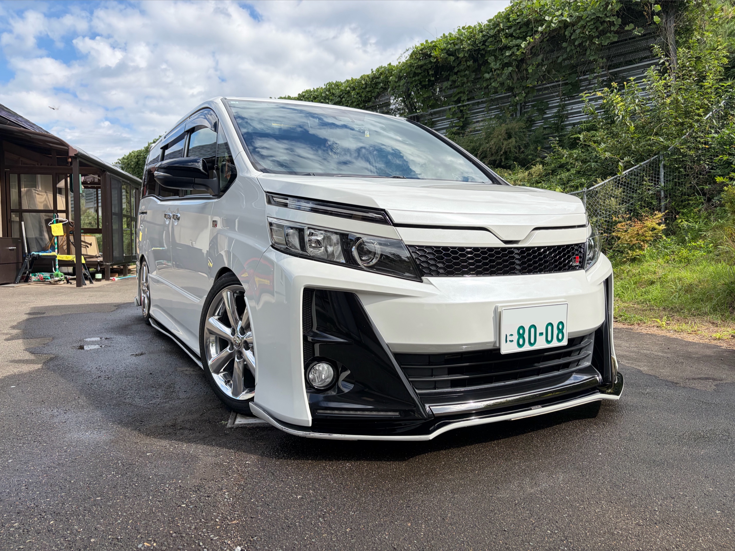 ヴォクシー ZRR80W